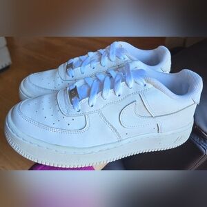 Sz 4.5Y Big Kids NIKE AIR FORCE 1 LOW White Leather, Casual Shoes
